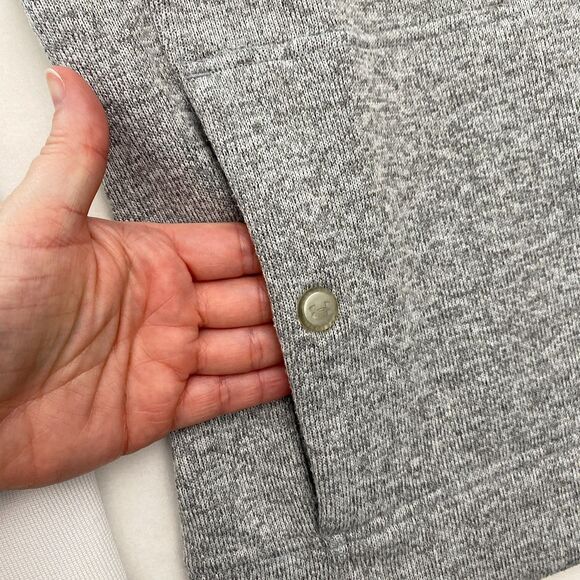Under Armour Sweatshirt Loose Fit Fleece Pullover Pockets Womens Small Gray - Picture 3 of 9